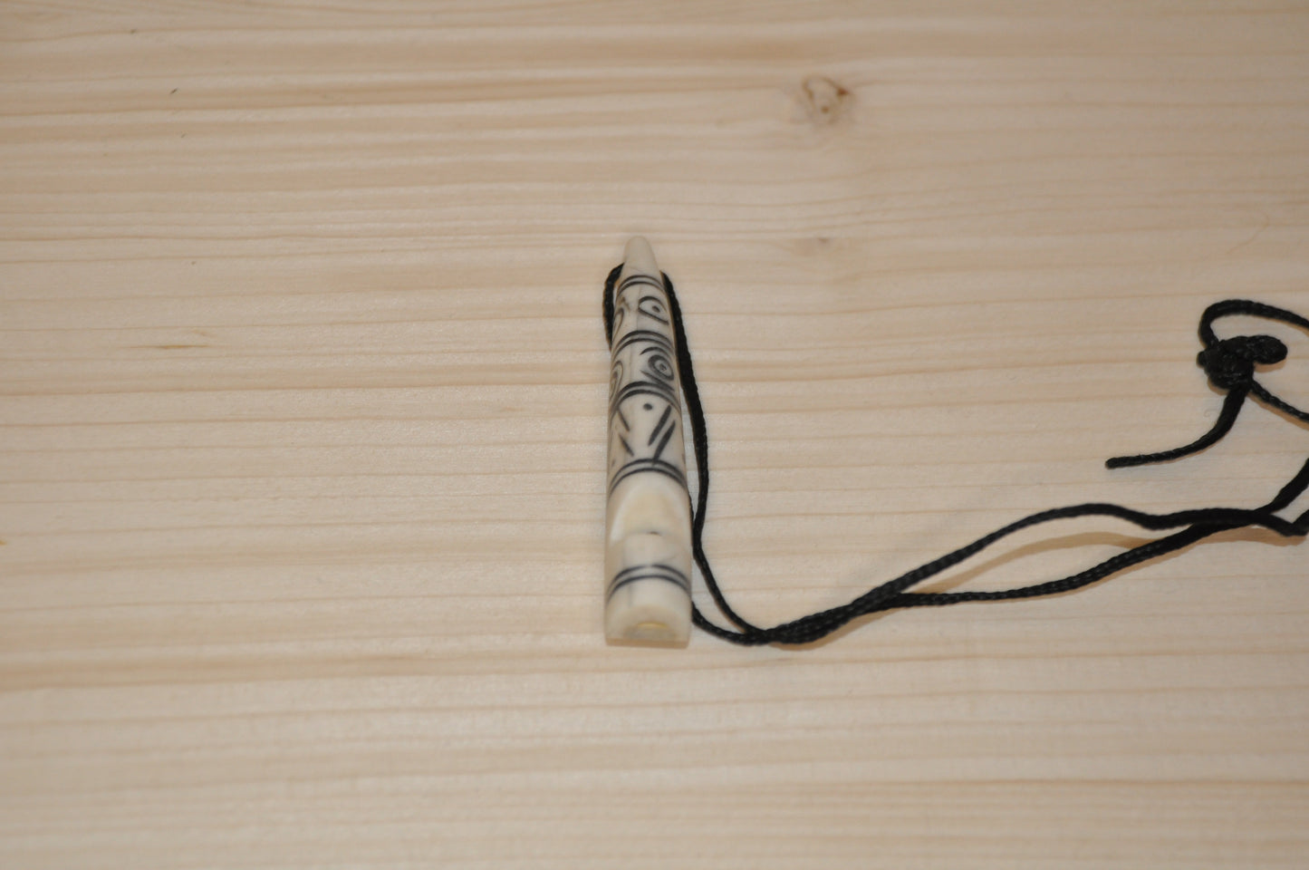 Wikinger-Knochenpfeife