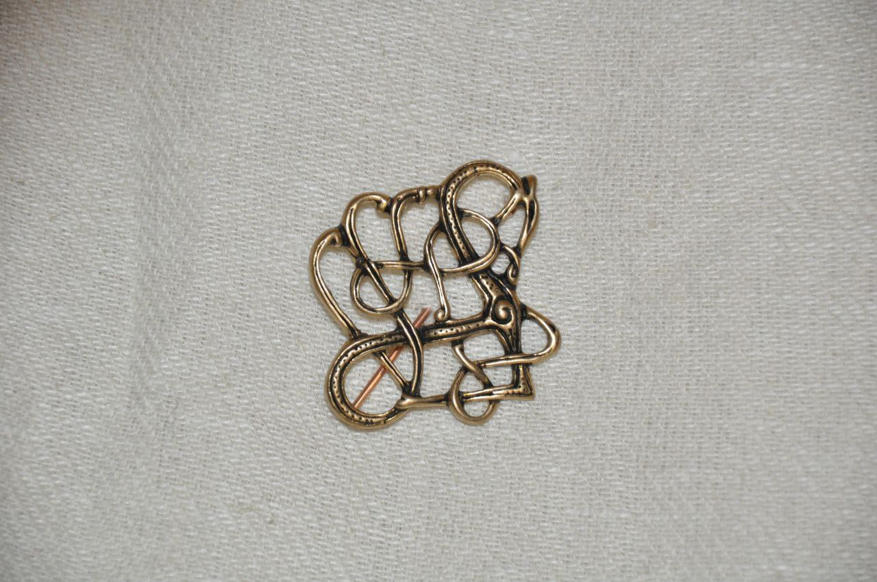 Brosche im Urnesstil