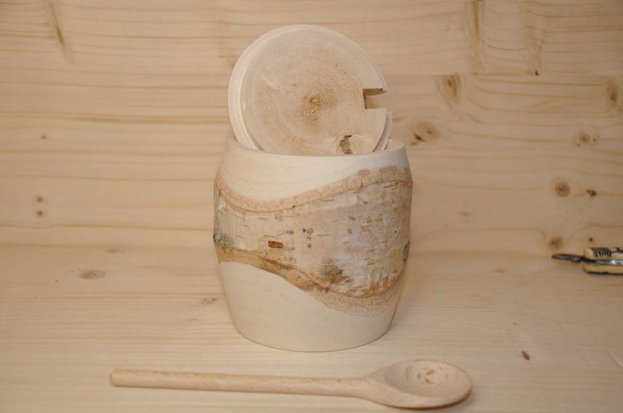 Salz- und Gewürzdose aus Birkenholz mit Löffel