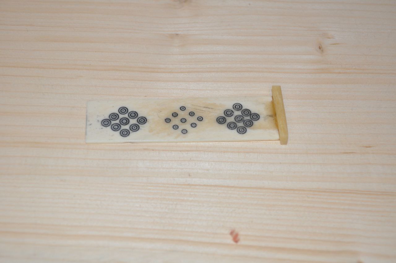 Kästchen aus Knochen