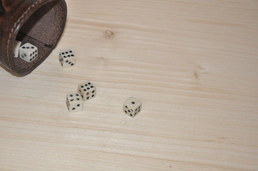 Knochenwürfel – (Einzelabgabe)