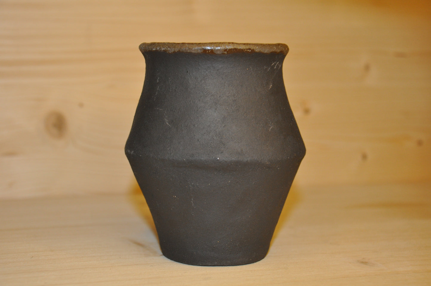 Frühmittelalterlicher Knickwandbecher